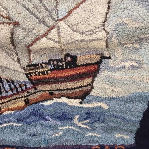 Vintage hand hooked rug with the Mayflower II design.‎ - Picture 3 of 16